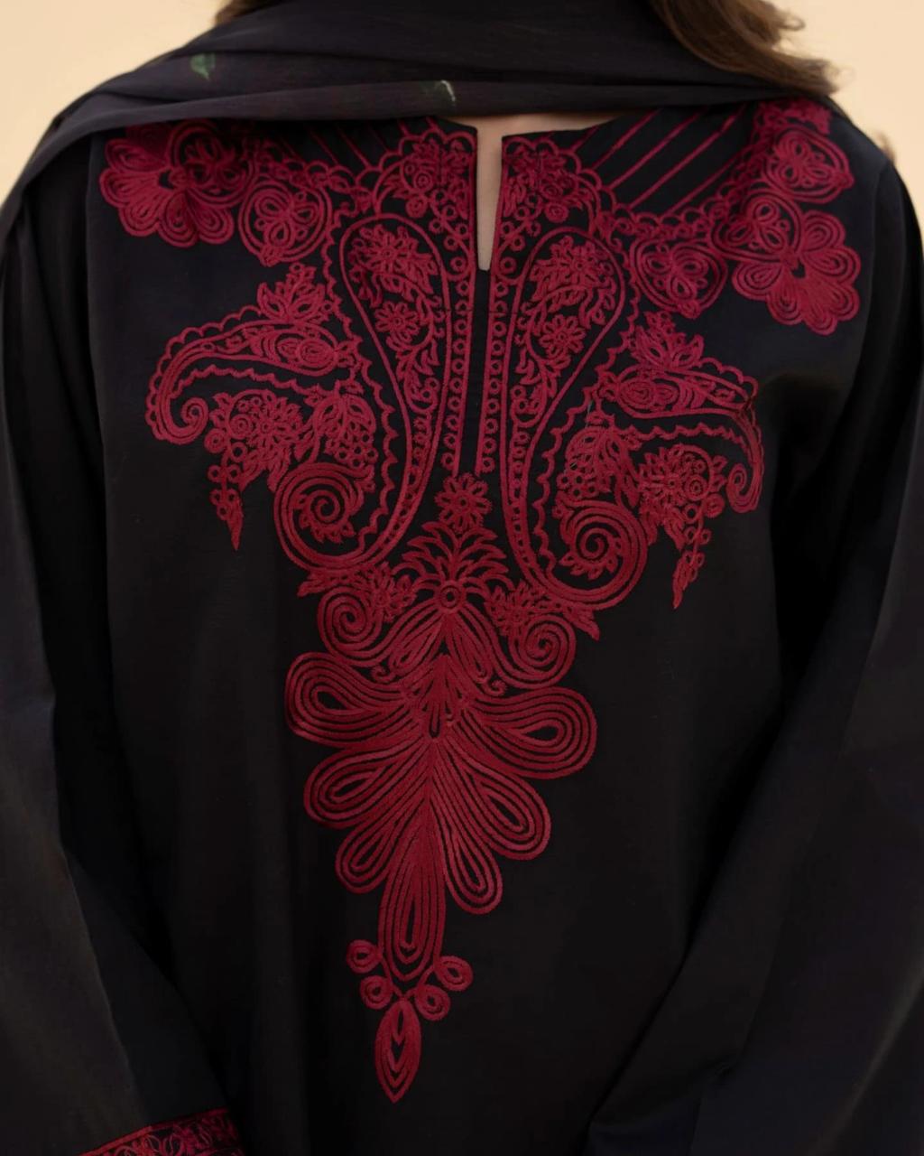 ZAROON LAWN 3PC ( FARSHI SHALWAR )