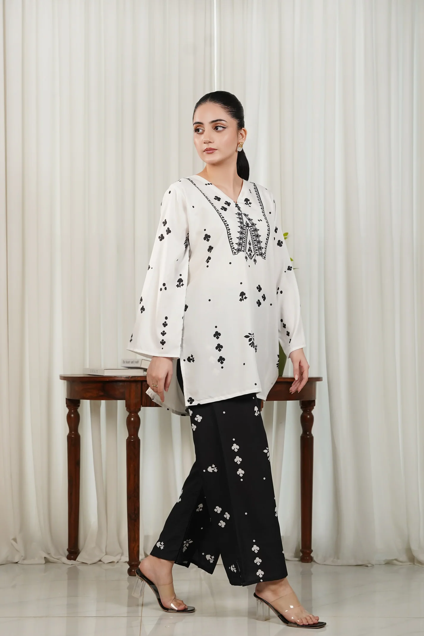 White Orchid 2Pc