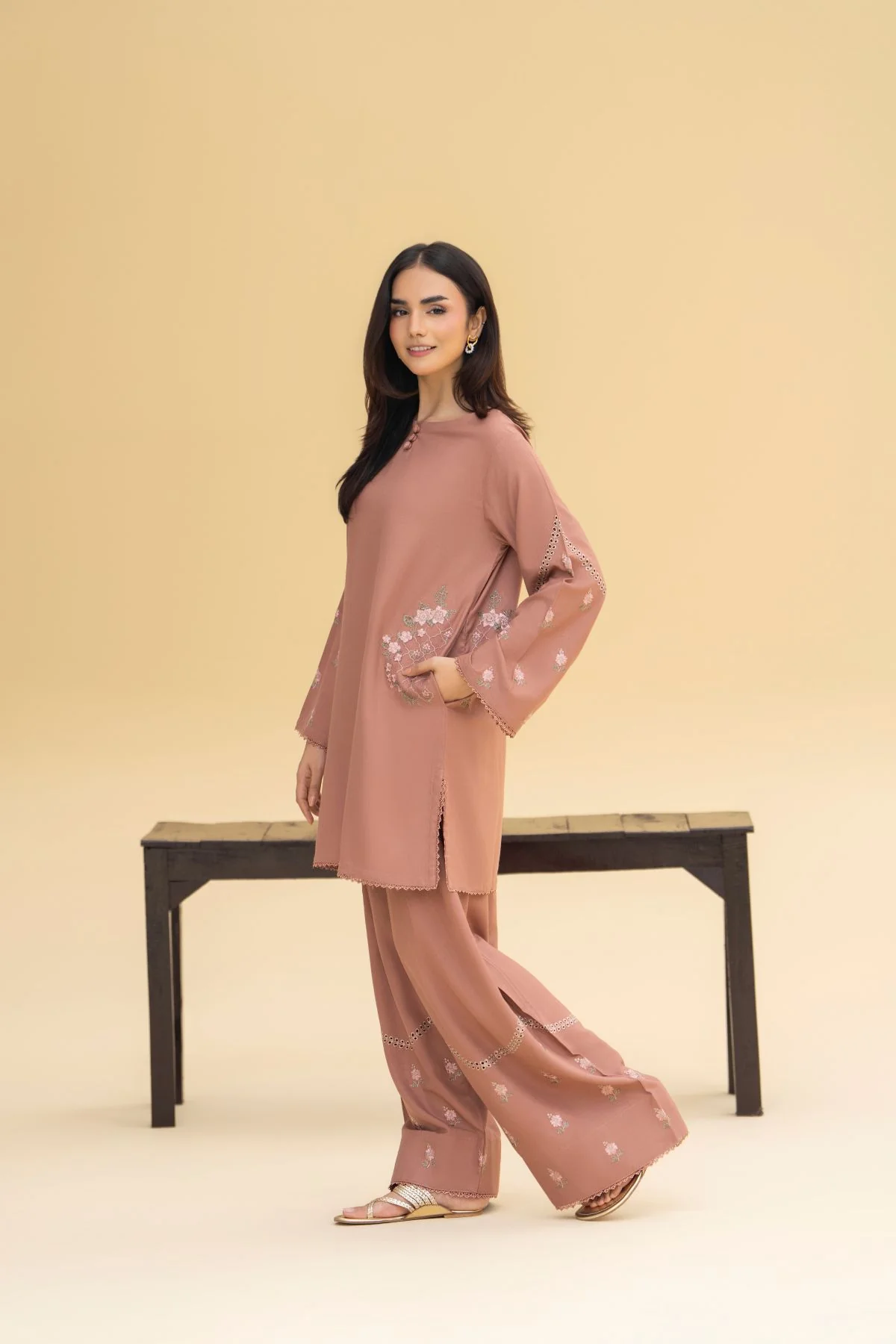 Eshal Pocket Emb Set