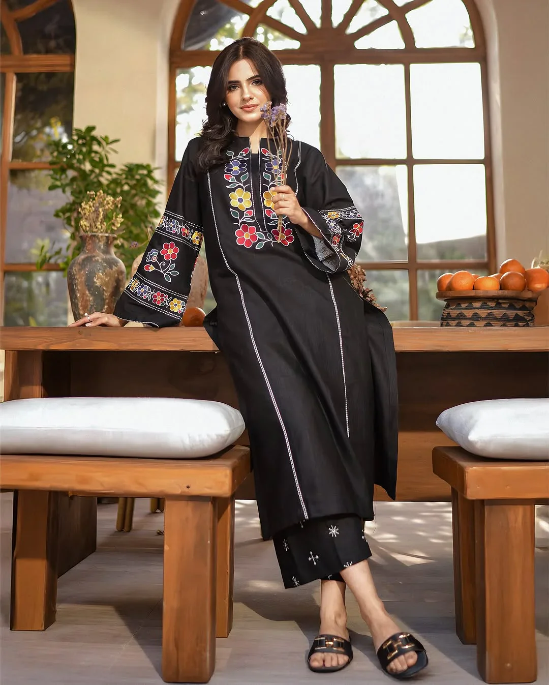 Maya Black (2-Piece Embroidery Set)